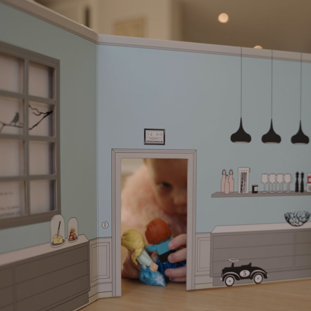 THE TINY DOLLHOUSE - A PERFECT HOME FOR PICKY DOLLS