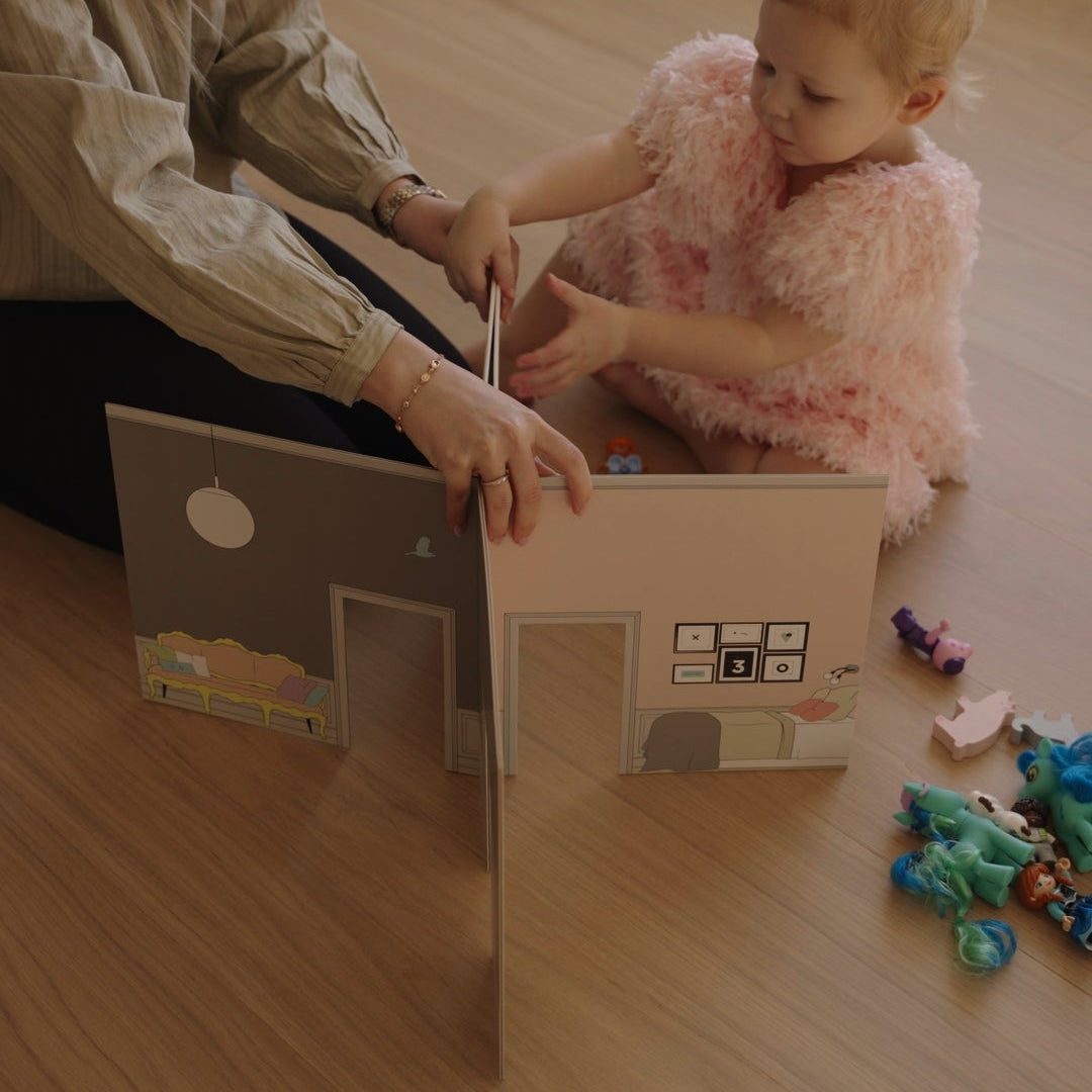 THE TINY DOLLHOUSE - A PERFECT HOME FOR PICKY DOLLS